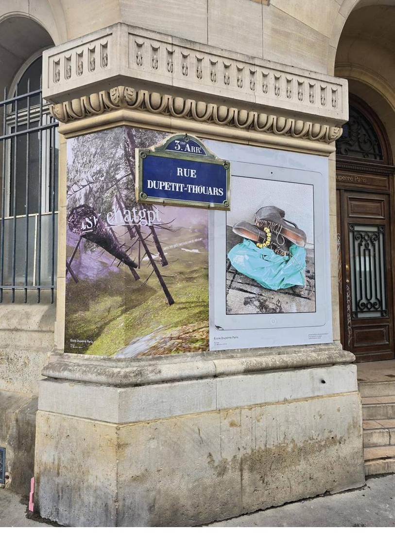 Détail vitrine École Duperré avec plaque de rue 'Rue Dupetit-Thouars 3e Arr.' visible — film décoratif DFP France Paris 3e