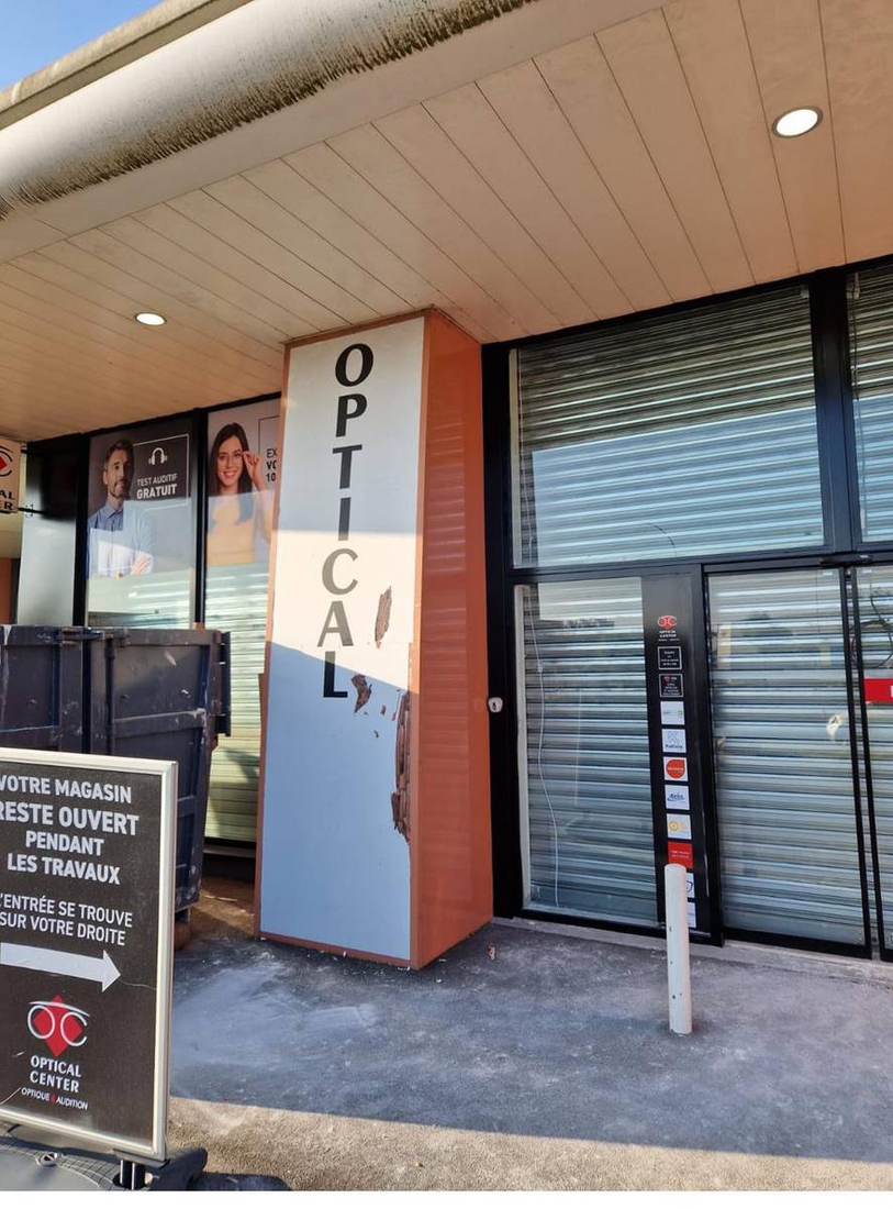 Vitrine de commerce protégée par film anti-graffiti